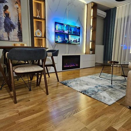 Anika Luxury Apartment At Diamond Center Skopje Buitenkant foto