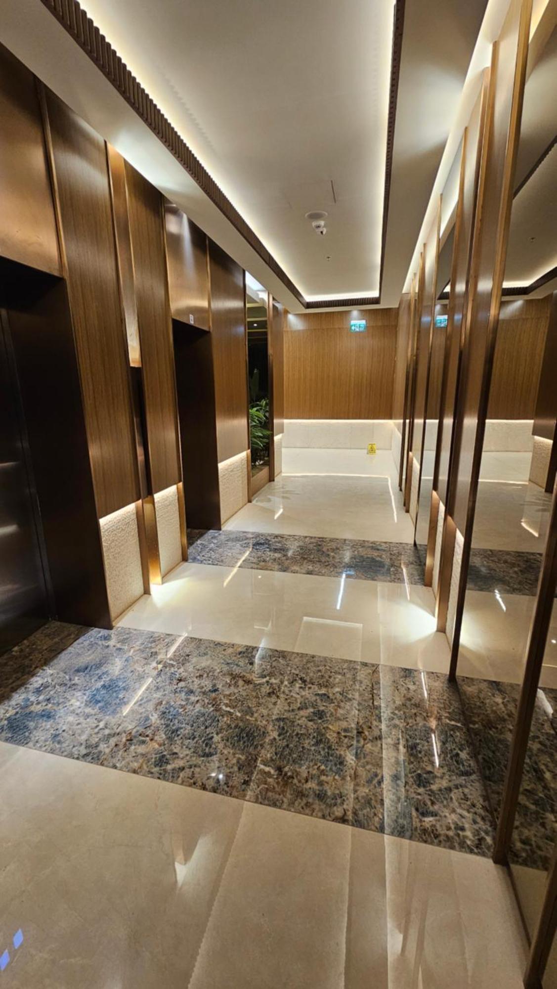 Anika Luxury Apartment At Diamond Center Skopje Buitenkant foto