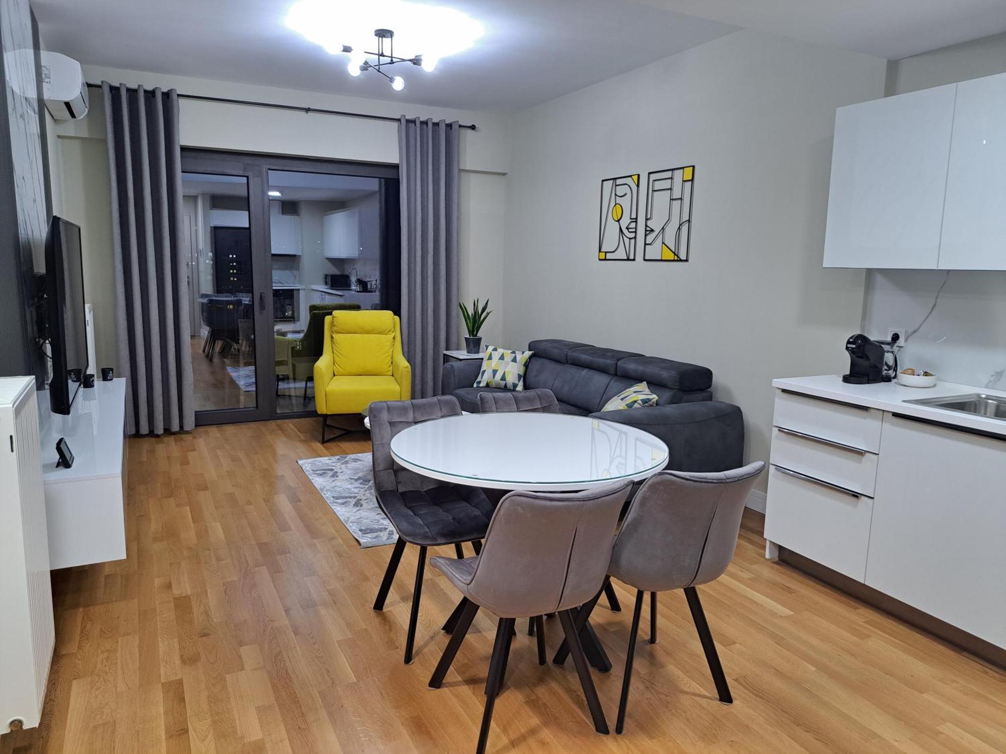 Anika Luxury Apartment At Diamond Center Skopje Buitenkant foto