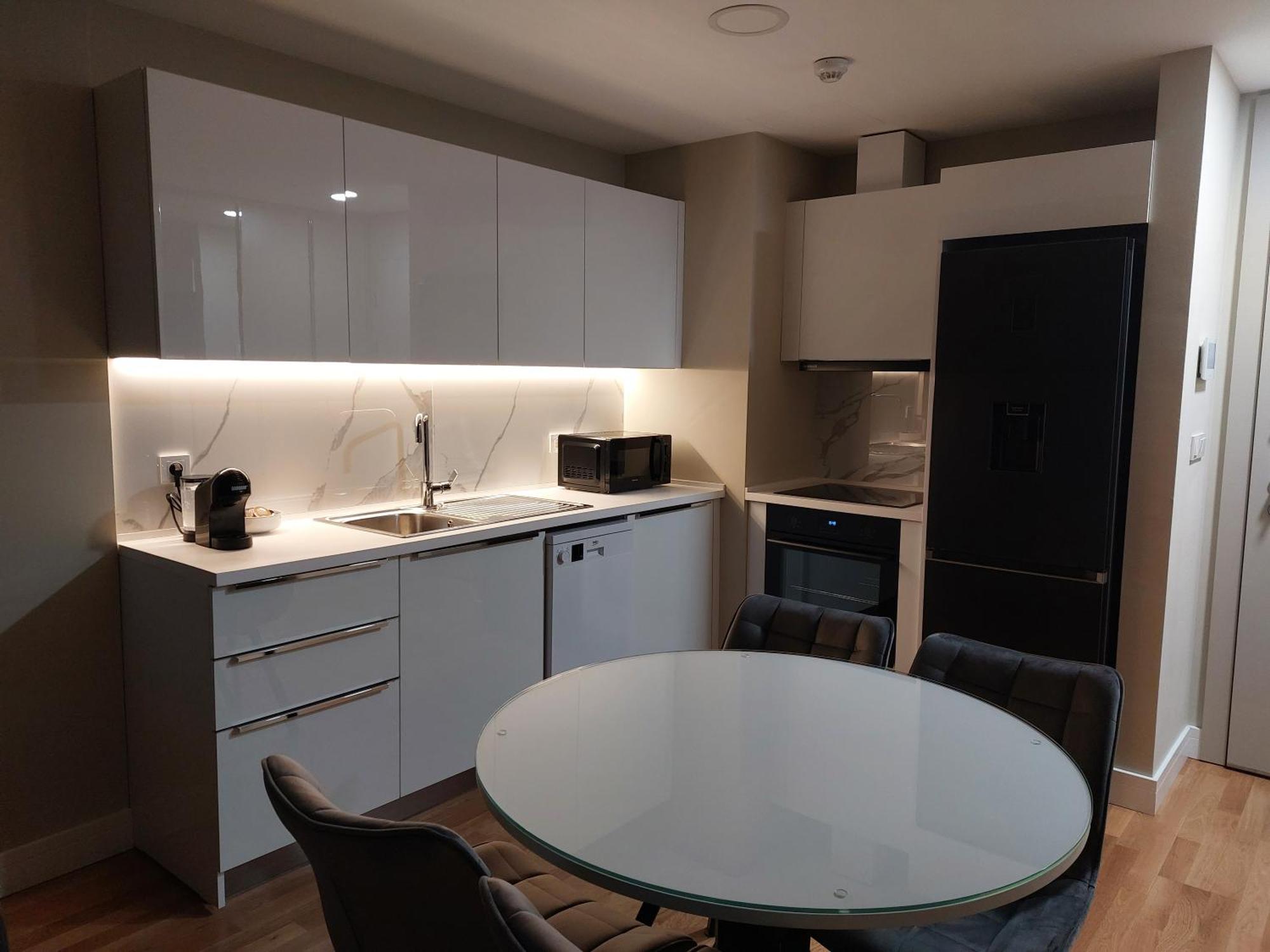 Anika Luxury Apartment At Diamond Center Skopje Buitenkant foto