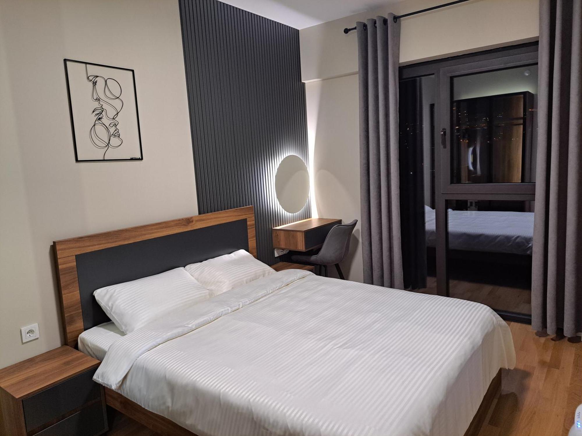 Anika Luxury Apartment At Diamond Center Skopje Buitenkant foto