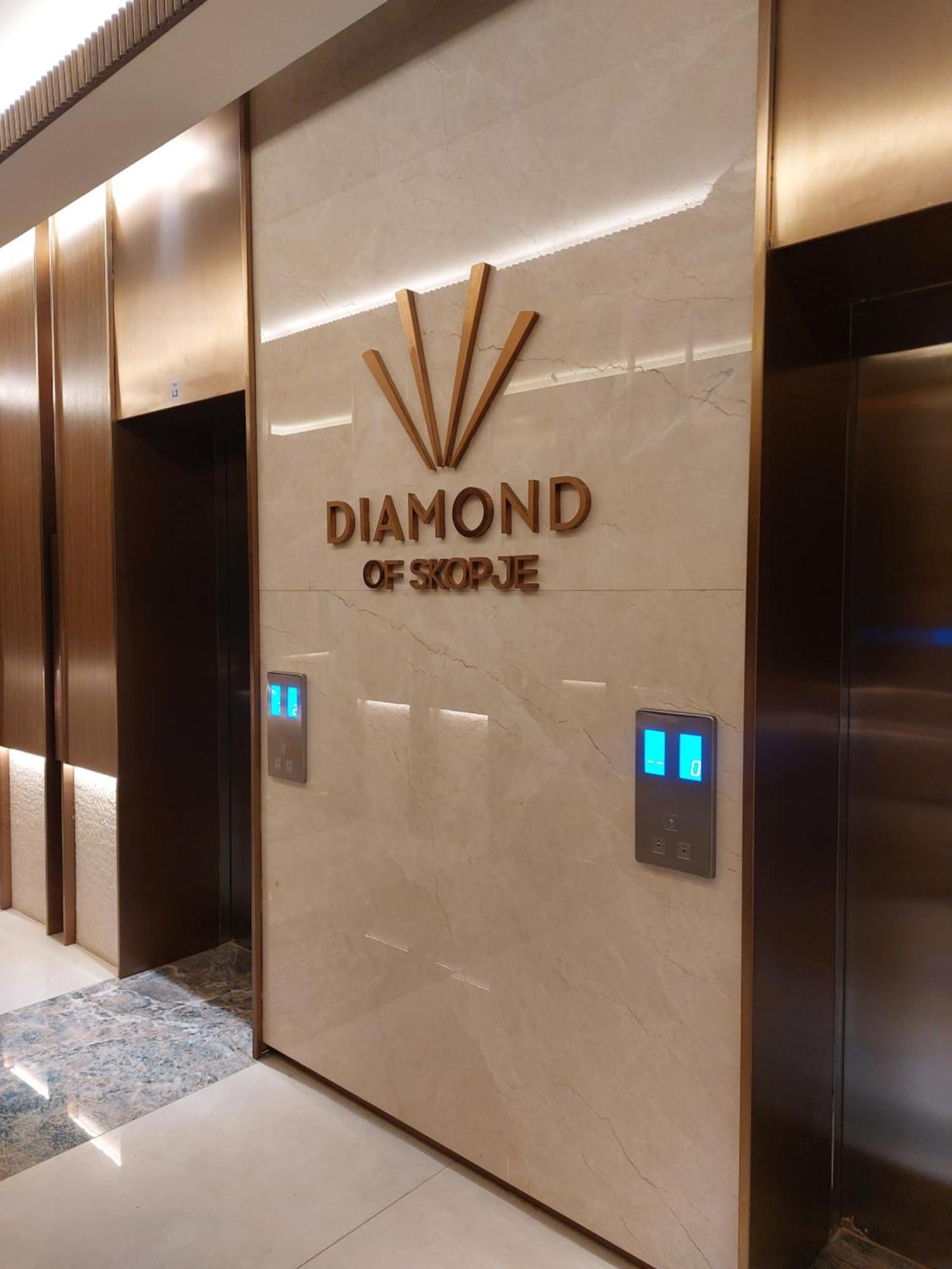 Anika Luxury Apartment At Diamond Center Skopje Buitenkant foto